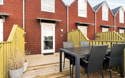 Pejo - 10M from the Sea: Legna, Raccordo, Color Legno, Cortile, Sedia, Latifoglie, Mobili Da Esterno, Le Scale, Deck, Plank
