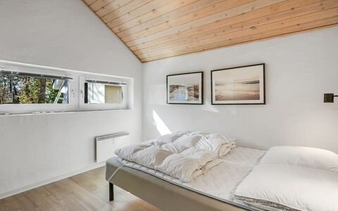 Antoinetta - 350M from the Sea: Legna, Soffitto, Camera Da Letto, Interior Design, Letto, Casa, Bedding, Lenzuolo, Camera, Attico