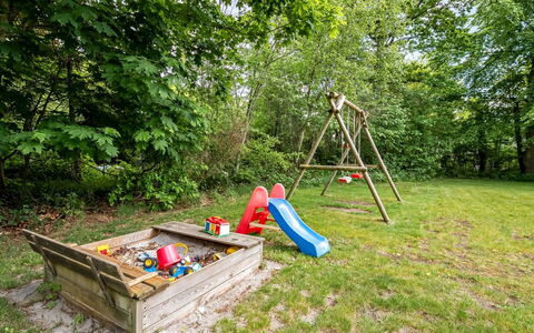 Antoinetta - 350M from the Sea: Attrezzatura Giochi All'Aperto, Giardino, Campo Da Giuoco, Tempo Libero, Ricreazione, Terreno Di Gioco, Backyard, Parco, Scivolo
