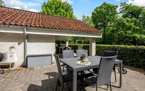 Antoinetta - 350M from the Sea: Mobili Da Esterno, Mobilia, Tavolo Esterno, Shade, Sedia, Cucina & Sala Da Pranzo Tavolo, Terrazza, Giardino, Struttura Esterna, Landscaping
