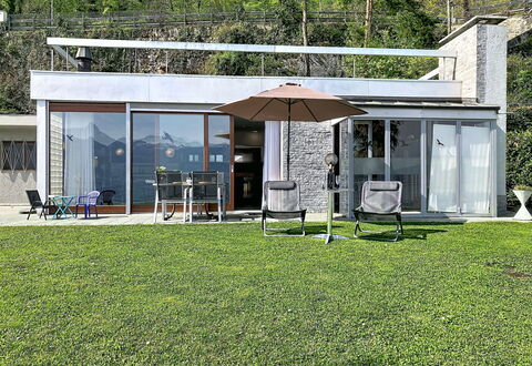 Bikini: Casa, Shade, Porta, Sedia, Giardino, Villetta, Tavolo Esterno, Mobili Da Esterno, Estate, Cortile