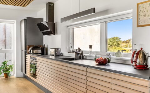 Nadua - 25M from the Sea: Cucina, Legna, Pavimentazione, Interior Design, Mobilia, Controsoffitto, Elettrodomestico Da Cucina, Elettrodomestico, Cabinetry