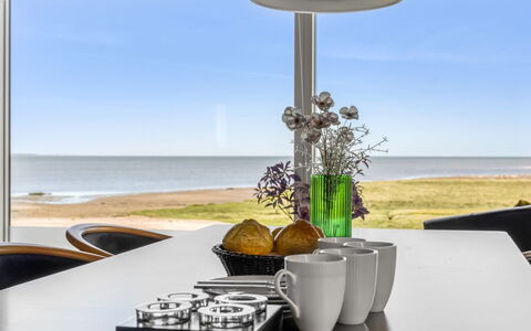 Nadua - 25M from the Sea: Mobilia, Interior Design, Tavolo, Cucina & Sala Da Pranzo Tavolo, Mare, Sedia, Sala Da Pranzo, Oceano, Tavolino Da Caffè, Materiali Naturali