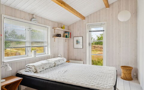 Sorja - 170M from the Sea: Legna, Camera Da Letto, Interior Design, Soffitto, Pavimento, Casa, Letto, Pavimentazione, Mobilia, Lenzuolo