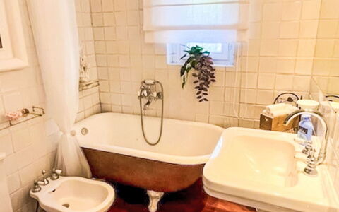 Il Sogno Toscano: Pavimentazione, Idraulico Fixture, Interior Design, Bagno, Pavimento, Idraulico, Rubinetto, Vasca Da Bagno, Lavello, Lavandino Del Bagno