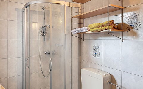 Viechtach 646: Pavimentazione, Idraulico Fixture, Bagno, Interior Design, Pavimento, Idraulico, Camera, Rubinetto, Doccia, Soffione Doccia