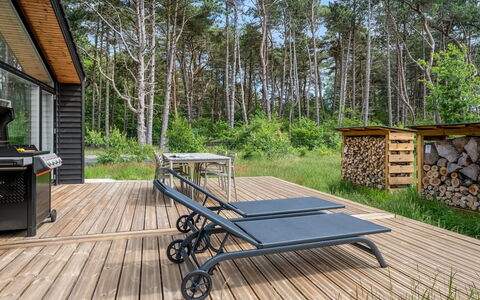 Frudde - 500M from the Sea: Legna, Mobili Da Esterno, Mobilia, Latifoglie, Giardino, Groundcover, Plank, Deck, Tavolo Esterno, Pavimento In Legno