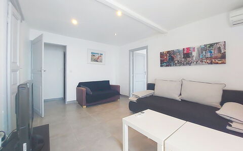 Casa Giuliani: Pavimentazione, Pavimento, Mobilia, Interior Design, Appartamento, Camera, Divano, Casa, Soggiorno, Soffitto