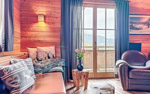 Chalet Kitzsteinhorn: Mobilia, Legna, Interior Design, Casa, Pavimento In Legno, Illuminazione, Pavimento, Pavimentazione, Soggiorno, Camera