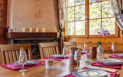 Chalet le Trèfle: Mobilia, Interior Design, Tavolo, Sedia, Legna, Sala Da Pranzo, Pavimentazione, Cucina & Sala Da Pranzo Tavolo, Tessile, Camera