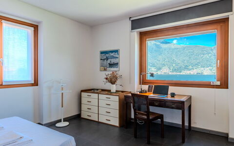 La Torre a Dorio: Interior Design, Soffitto, Mobilia, Camera, Pavimentazione, Illuminazione, Pavimento, Appartamento, Cornice, Latifoglie