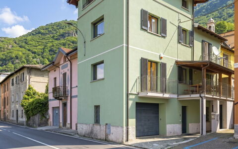 La Torre a Dorio: Acqua, Albero, Piscina, Ricorrere, Giardino, Eco Hotel, Shade, Landscaping, Tropici