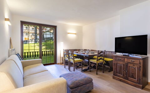 Villa Adele: Interior Design, Pavimentazione, Soffitto, Pavimento, Mobilia, Divano, Camera, Appartamento, Soggiorno
