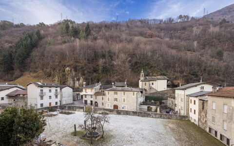 Valtellina 646: Acqua, Albero, Piscina, Ricorrere, Giardino, Eco Hotel, Shade, Landscaping, Tropici