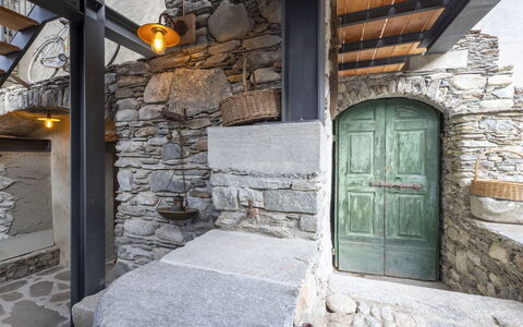 Valtellina 646: Acqua, Albero, Piscina, Ricorrere, Giardino, Eco Hotel, Shade, Landscaping, Tropici