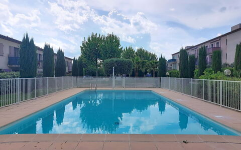 Les Bastides: Appartamento, Balcone, Costa, Condominio, Località Balneare, Ricorrere, Recinzione, Resort Citta ', Hotel, Corrimano