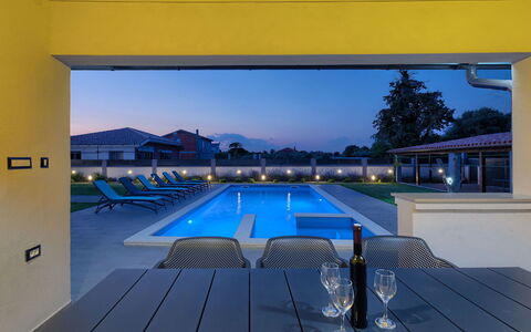 Alba Rossa: Appartamento, Balcone, Costa, Condominio, Località Balneare, Ricorrere, Recinzione, Resort Citta ', Hotel, Corrimano