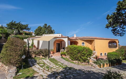 Baia Bianca: Appartamento, Balcone, Costa, Condominio, Località Balneare, Ricorrere, Recinzione, Resort Citta ', Hotel, Corrimano