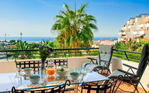 Nerja Center View: Mobilia, Sedia, Appartamento, Balcone, Ricorrere, Mobili Da Esterno, Shade, Eco Hotel, Ombrello