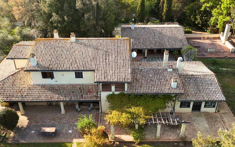 Villa Isabella: Geografia Montane, Collina, Montagna, Paesaggio, Highland, Hill Station, Pendenza, Catena Montuosa, Valle, Chaparral