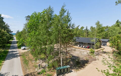 Gizelle - 200M from the Sea: Albero, Arbusto, Villetta, Shade, Driveway, Trail, Landscaping, Sempreverde, Edifici Giardino