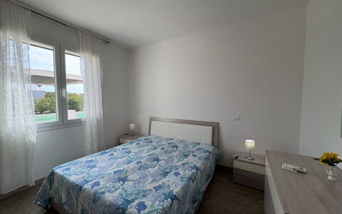 Villa Marzia: Camera Da Letto, Mobilia, Letto, Lenzuolo, Interior Design, Pavimento, Bedding, Pavimentazione, Telaio Del Letto, Biancheria