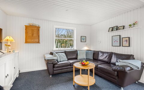 Ascan - 300M to the Fjord: Legna, Interior Design, Soffitto, Casa, Divano, Pavimentazione, Mobilia, Soggiorno, Pavimento