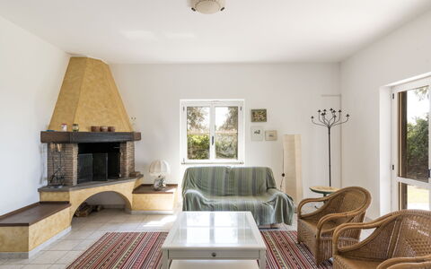 Tarquinia Garden Home: Mobilia, Interior Design, Pavimentazione, Pavimento, Parete, Legna, Soffitto, Camera, Soggiorno, Divano