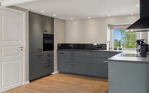 Farah - 25Km from the Sea: Mobilia, Legna, Interior Design, Pavimentazione, Pavimento, Sedia, Camera, Soffitto, Soggiorno, Appartamento