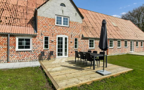 Farah - 25Km from the Sea: Mobilia, Legna, Interior Design, Pavimentazione, Pavimento, Sedia, Camera, Soffitto, Soggiorno, Appartamento