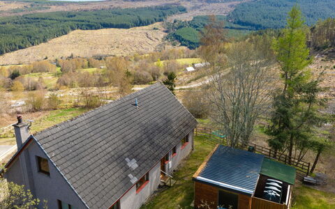 The New House: Erba, Area Rurale, Casa, Paesaggio, Villetta, Pascolo, Insediamento Umano, Plain, Villaggio, Pendenza