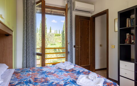 Civico108 Vacation Home, Pool, Castellina in Chian: Appartamento, Casa, Camera, Color Legno, Latifoglie, Letto, Balcone, Camera Da Letto, Hotel