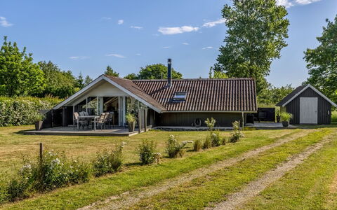 Anneke - 500M from the Sea: Mobilia, Legna, Interior Design, Pavimentazione, Pavimento, Sedia, Camera, Soffitto, Soggiorno, Appartamento