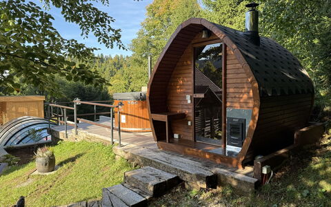 Cozy Bear Cabin: Legna, Casa, Villetta, Casa, Piscina, Portico, Porta, Ricorrere, Shade, Estate