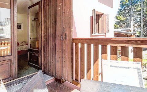 Cardinello Rosa: Legna, Casa, Villetta, Casa, Piscina, Portico, Porta, Ricorrere, Shade, Estate