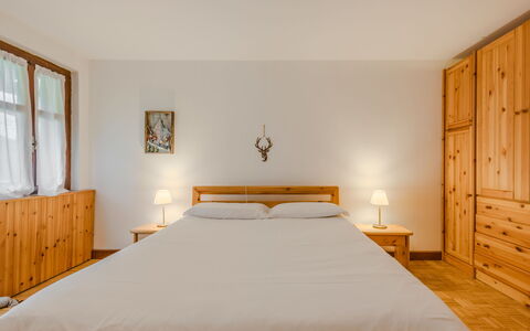 Lo Chalet del Bepy: Letto, Mobilia, Camera Da Letto, Bedding, Interior Design, Lenzuolo, Legna, Pavimento, Pavimentazione, Soffitto