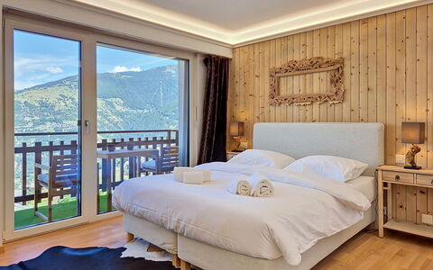 Balcon des Alpes 24: Interior Design, Camera Da Letto, Mobilia, Casa, Letto, Bedding, Lenzuolo, Camera, Telaio Del Letto, Appartamento