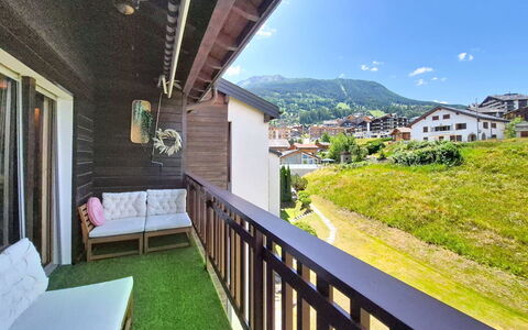 Balcon des Alpes 24: Portico, Casa, Balcone, Latifoglie, Eco Hotel, Deck, Villa, Color Legno, Plank, Recinzione