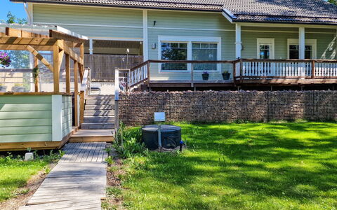 Nuorronranta: Legna, Portico, Casa, Villetta, Giardino, Deck, Backyard, Cortile, Shade, Latifoglie