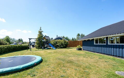 Roope - 800M from the Sea: Blu, Lotto, Prato, Shade, Villetta, Estate, Giardino, Landscaping, Cortile, Backyard