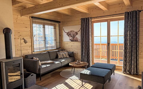Nockhütte: Mobilia, Legna, Pavimentazione, Pavimento, Interior Design, Pavimento In Legno, Latifoglie, Casa, Color Legno, Soggiorno
