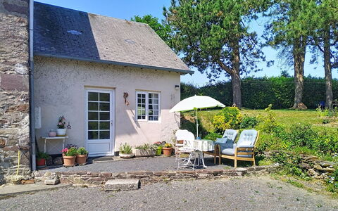Coin Nature: Casa, Villetta, Arbusto, Tetto, Casa, Porta, Giardino, Agriturismo, Cortile