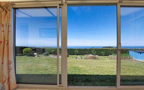 Le Vauglin: Mobilia, Balcone, Shade, Giardino, Mobili Da Esterno, Sedia, Portico, Cortile, Landscaping, Backyard