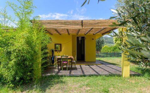 Cottage Girasole di Mare: Giardino, Backyard, Shade, Edifici Giardino, Villetta, Cortile, Prato, Struttura Esterna, Eco Hotel, Landscaping
