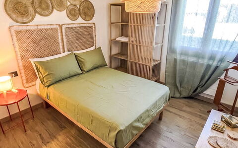 Marina di Sorso 5: Mobilia, Interior Design, Pavimentazione, Sedia, Pavimento, Tavolo, Cucina & Sala Da Pranzo Tavolo, Shade, Soffitto, Color Legno