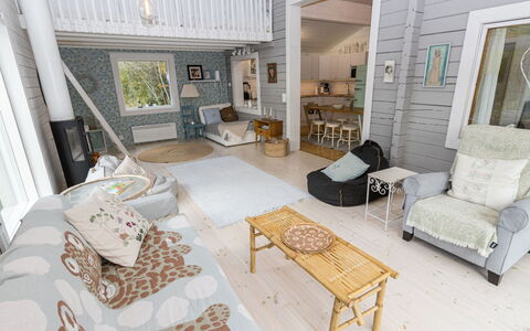 Teurajärven Helmi: Interior Design, Mobilia, Legna, Divano, Soffitto, Pavimentazione, Soggiorno, Pavimento, Casa, Camera