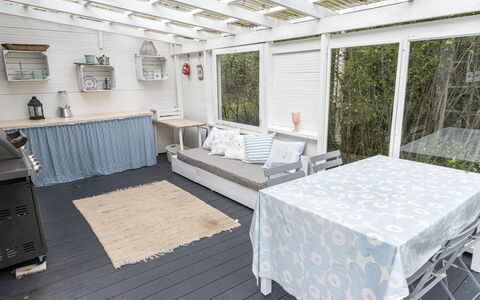 Teurajärven Helmi: Legna, Mobilia, Pavimento, Pavimentazione, Interior Design, Casa, Portico, Deck, Sedia, Latifoglie