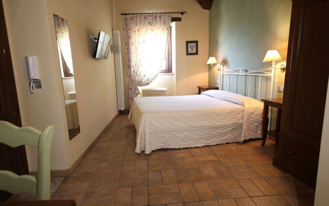 Residence Borgodamare: Mobilia, Pavimentazione, Pavimento, Interior Design, Soffitto, Letto, Illuminazione, Camera Da Letto, Camera, Biancheria