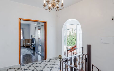 Buena Vista: Mobilia, Sedia, Mobili Da Esterno, Tavolo Esterno, Terrazza, Cucina & Sala Da Pranzo Tavolo, Shade, Design, Struttura Esterna, Tavolino Da Caffè