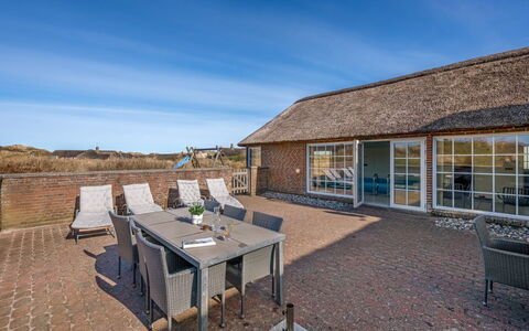 Riika - from the Sea: Legna, Tetto, Architettura, Casa, Casa, Villetta, Raccordo, Latifoglie, Pendenza, Estate